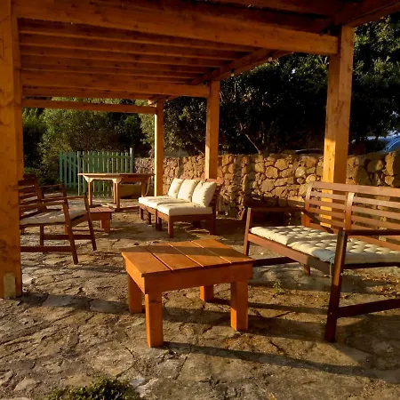 Κατάλυμα σε φάρμα Genna E Corte Làconi